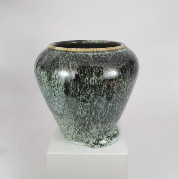 Vase en porcelaine artisanale