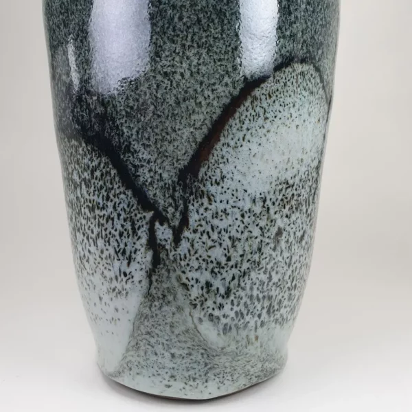 Vase en céramique artisanale