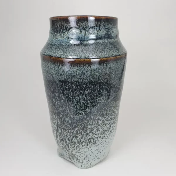 Vase en céramique artisanale