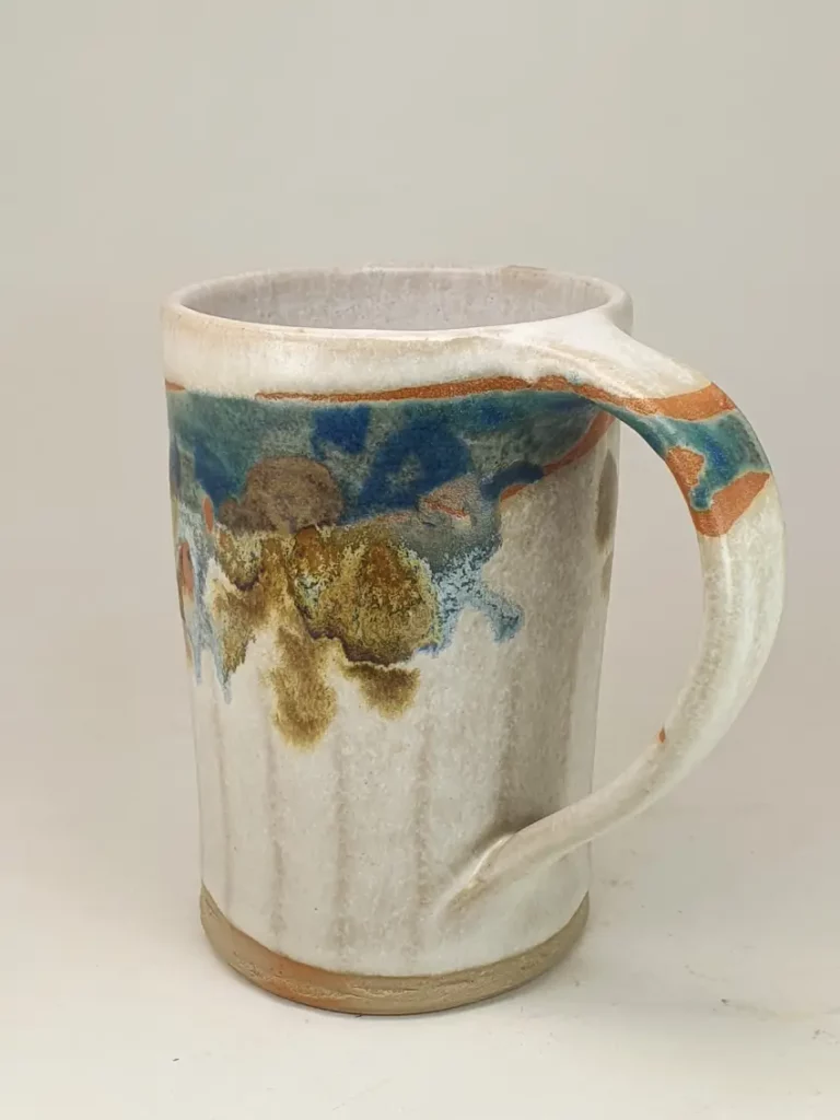 Grand mug en céramique artisanale