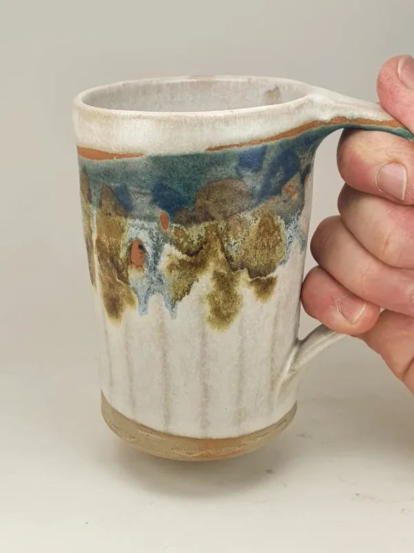 Grand mug en céramique artisanale