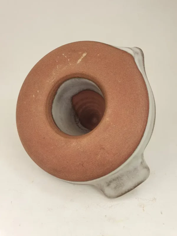 Presse-agrumes en céramique artisanale