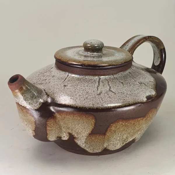 Théière artisanale en grès