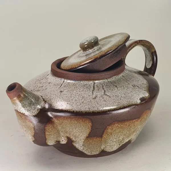 Théière artisanale en grès