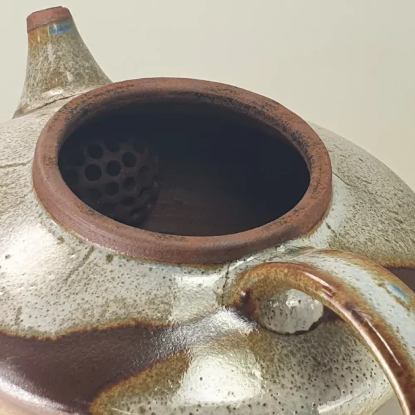 Théière artisanale en grès