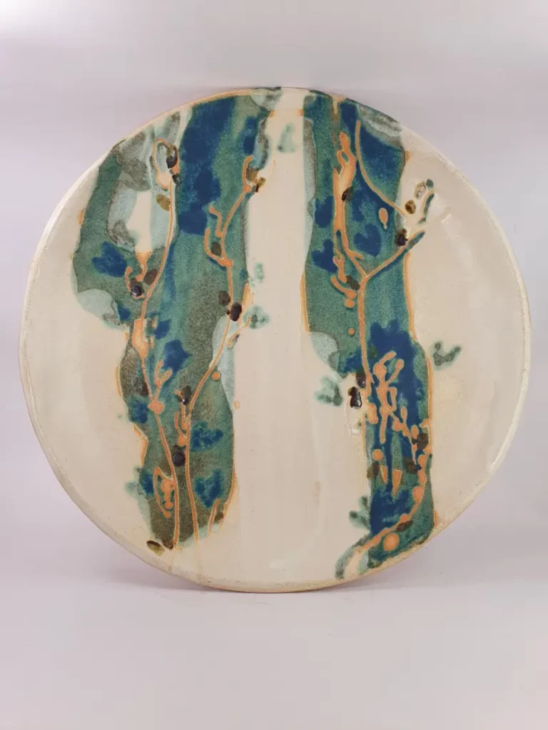 Grand plat en céramique artisanale