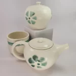 Théière en céramique artisanale