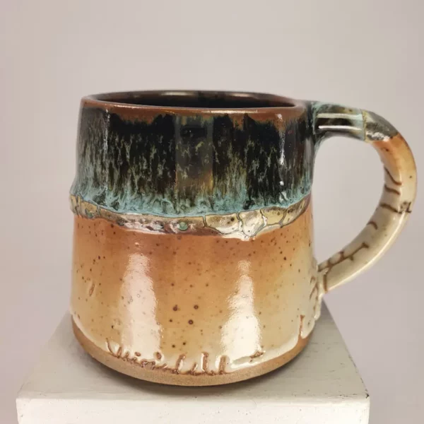 Mug en grès artisanal