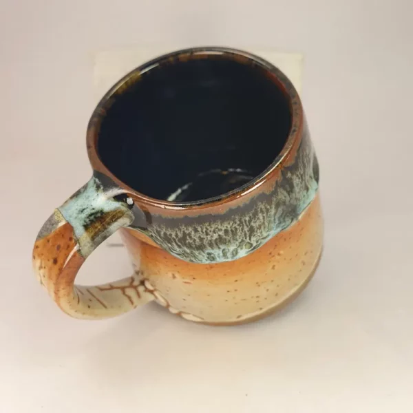 Mug en grès artisanal
