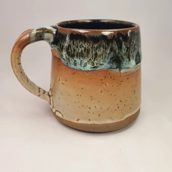 Mug en grès artisanal