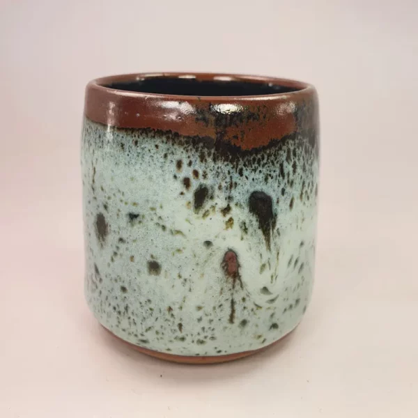 Mug en grès artisanal