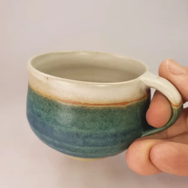 Tasse à café en grès artisanal