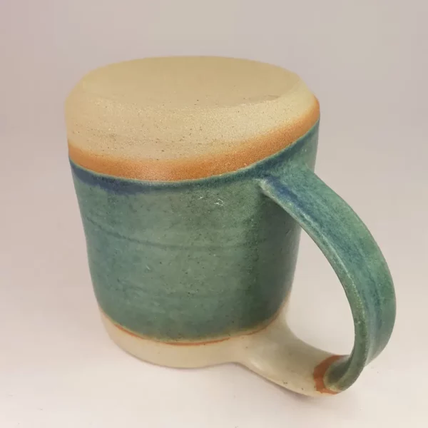 Mug en grès artisanal