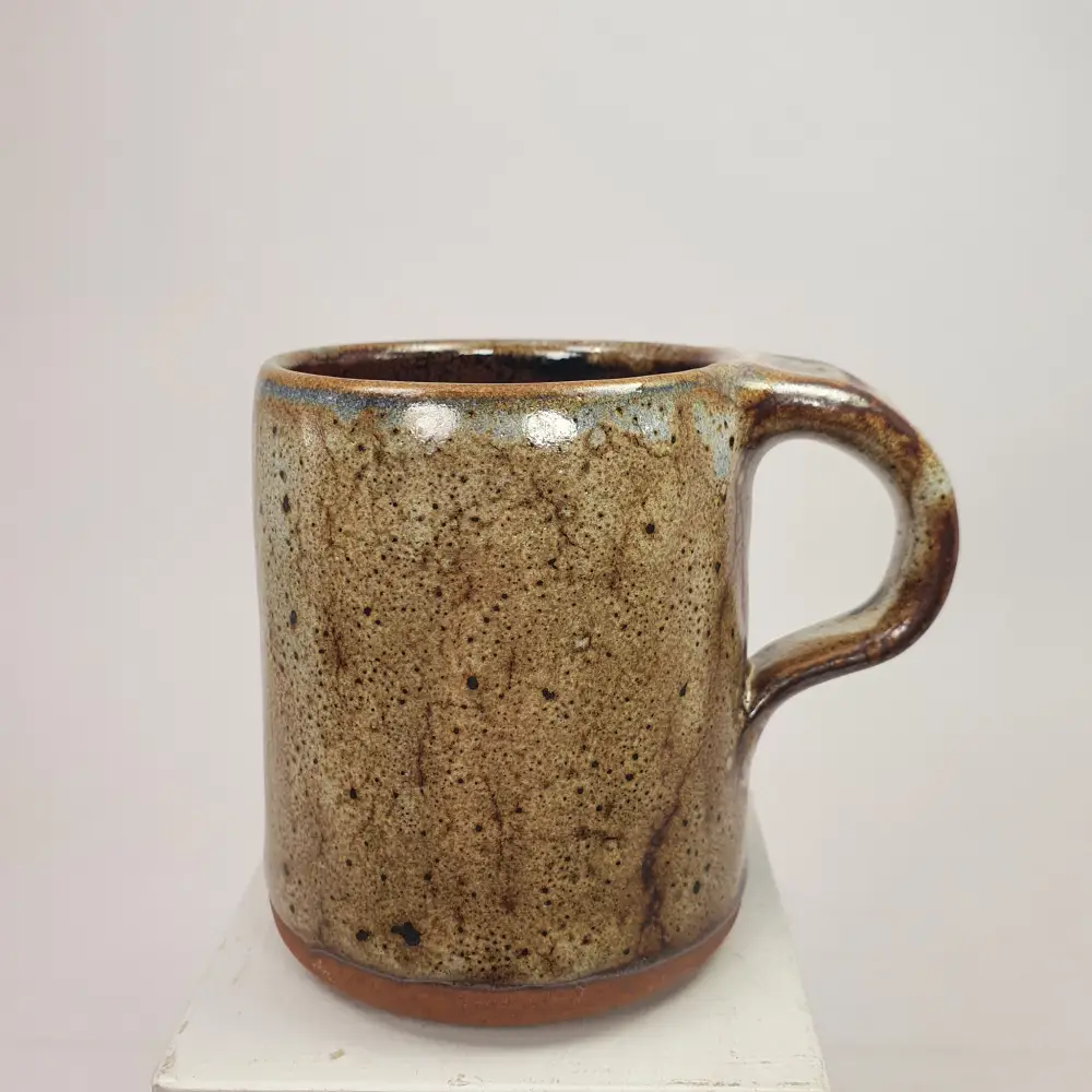 Mug en grès artisanal