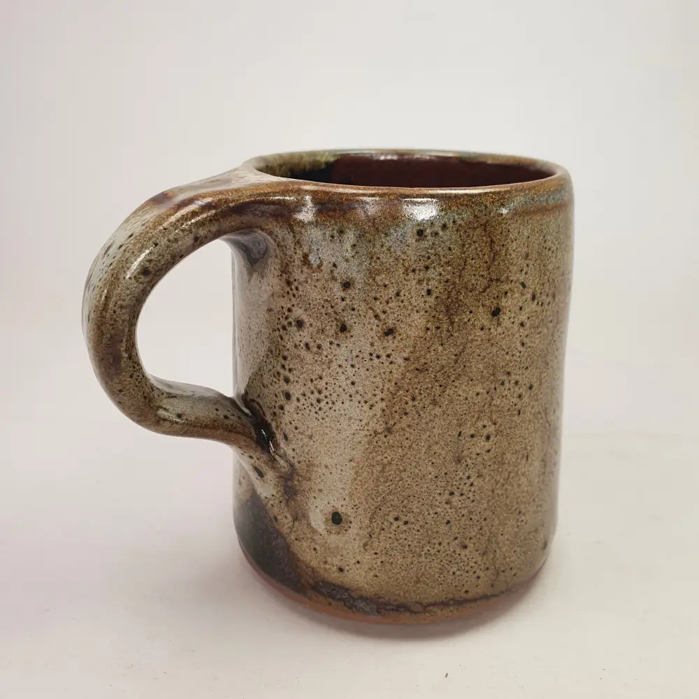Mug en grès artisanal