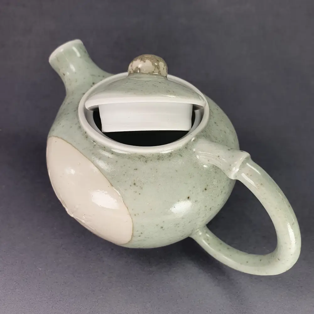Théière en porcelaine artisanale
