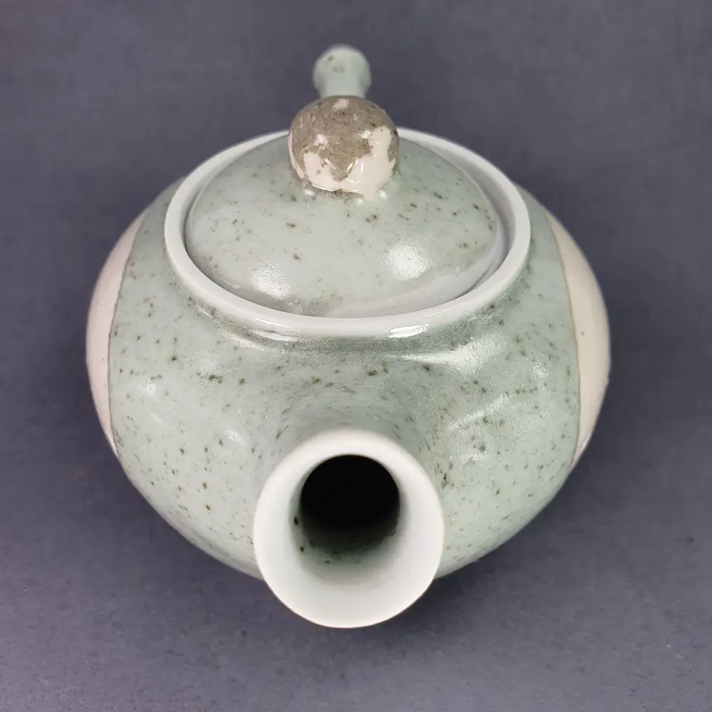 Théière en porcelaine artisanale