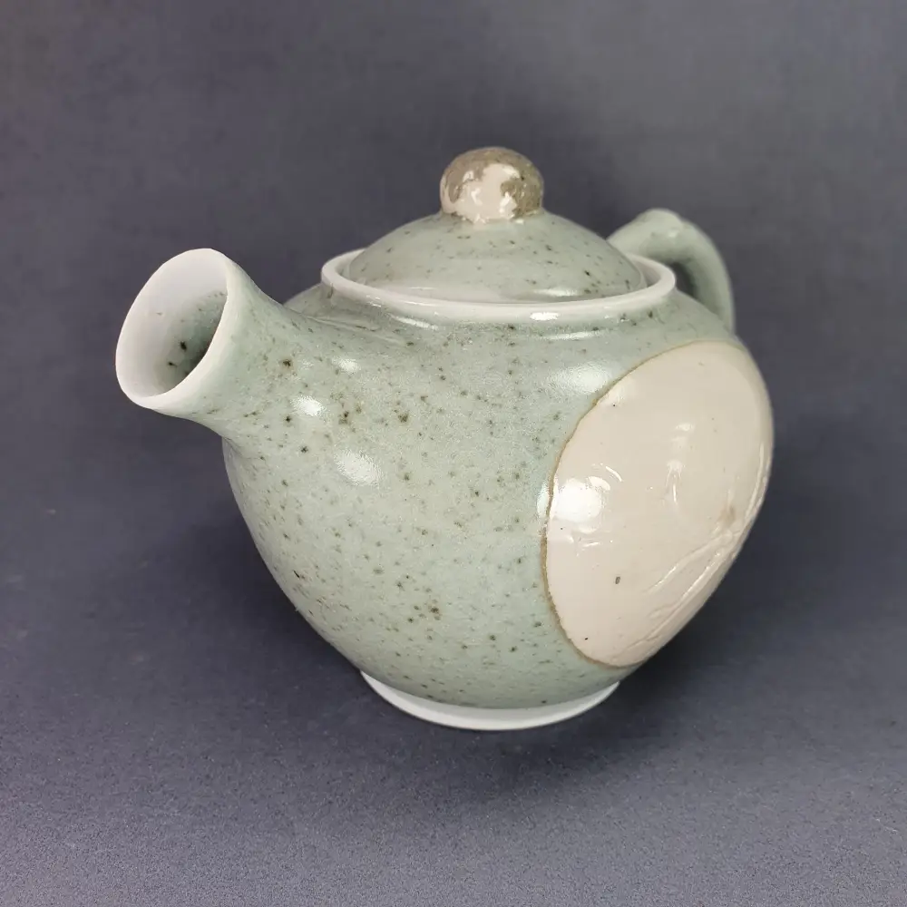 Théière en porcelaine artisanale