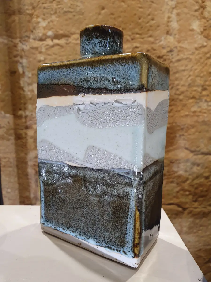 Pièce céramique décorative en grès pour l’espace intérieur