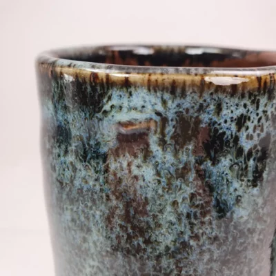 Mug en grès artisanal