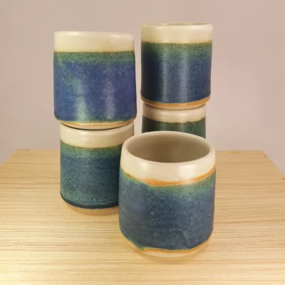 Tasse artisanale en grès blanc