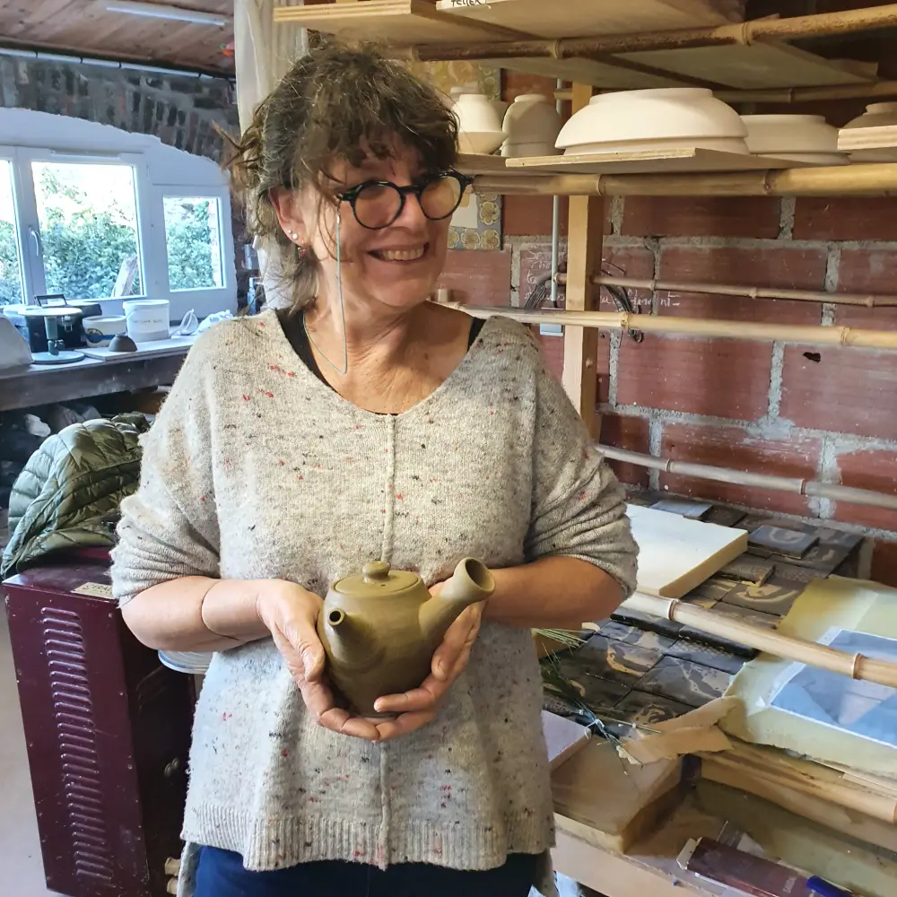 Théière artisanale en grès 