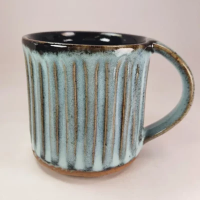 Mug en grès artisanal