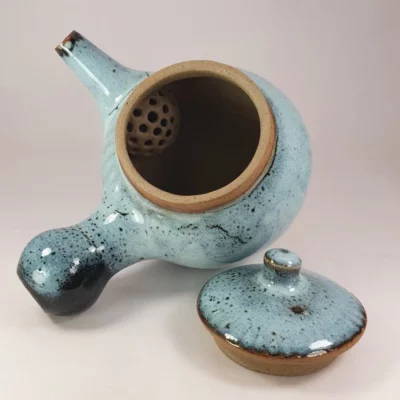 Petite théière avec filtre