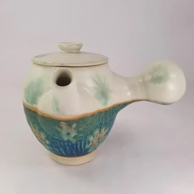 Petite théière artisanale