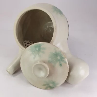 Petite théière avec filtre